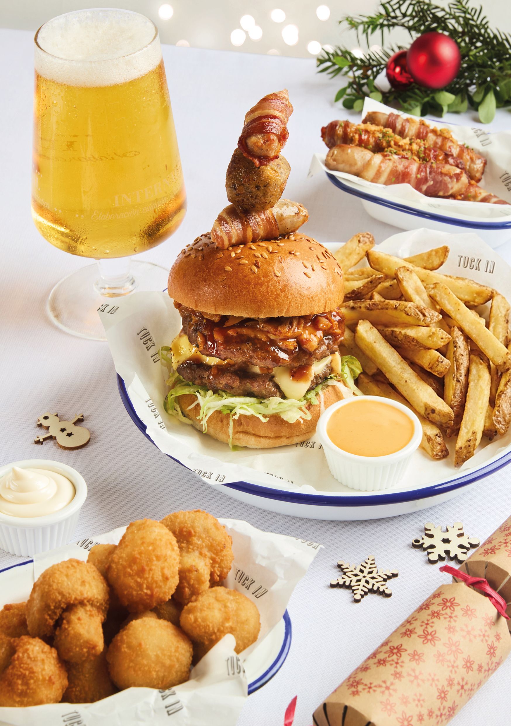 Festive Lunch & Dinner at The Spiral Weave in Kirkcaldy